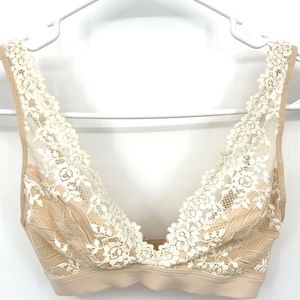 Wacoal Women 34 Bra Beige Sheer Embrace Floral Lace Wireless 852191 Bralette